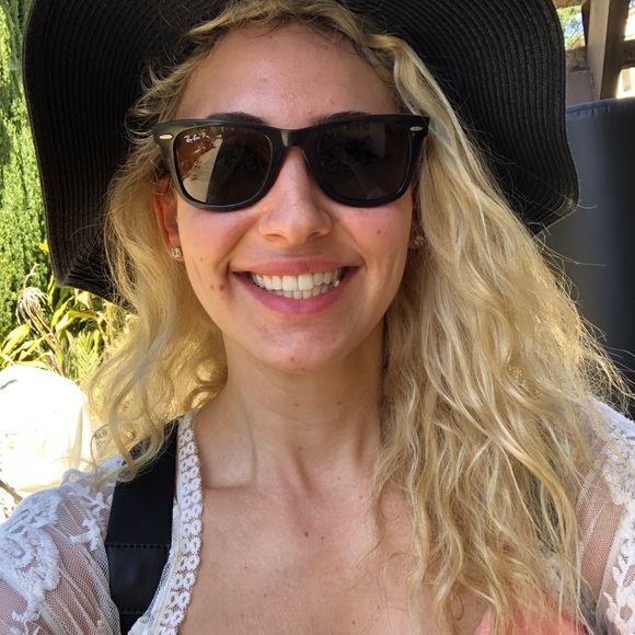 Meet your Posher, Victoria - Picture 2 of 4